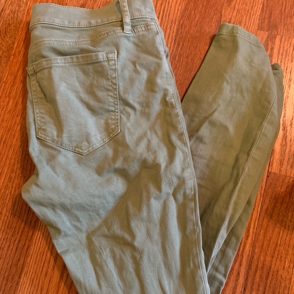 Loft 00 sage green skinny jeans